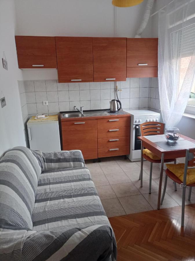 Donata Apartamento Osijek Exterior foto