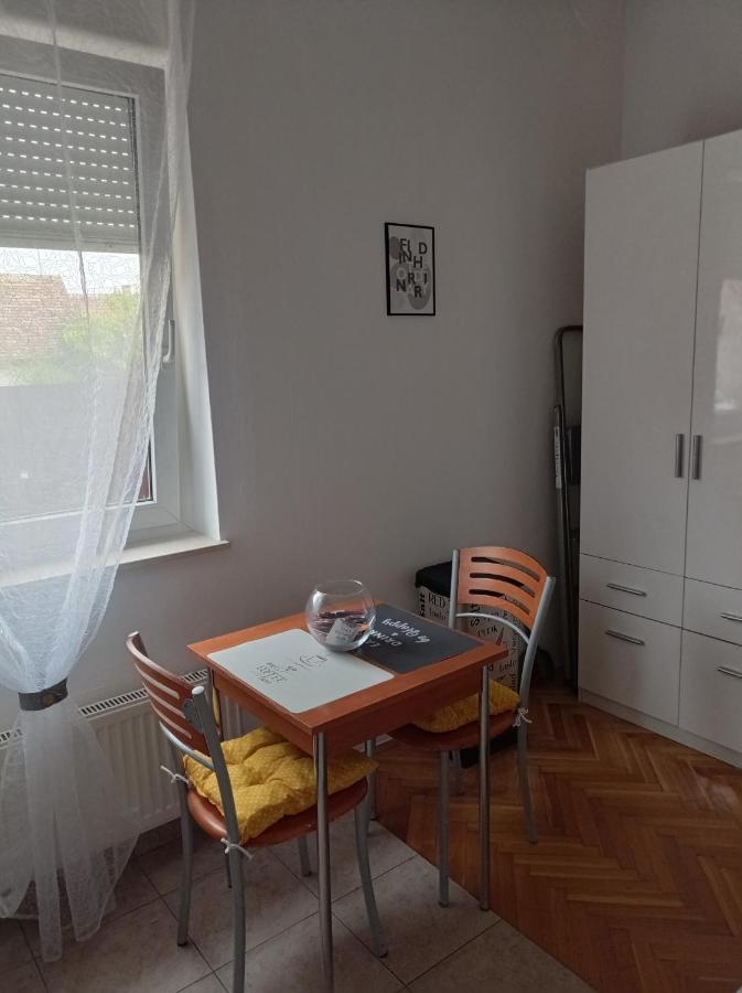 Donata Apartamento Osijek Exterior foto